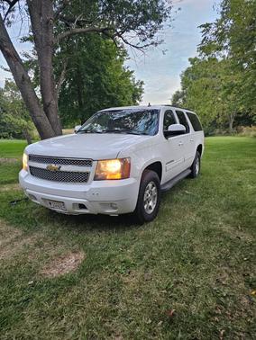 White 2011 Chevrolet Suburban 1500 LT