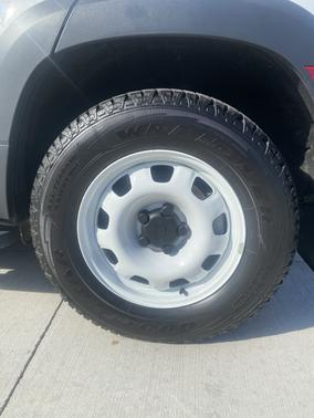 2023 Land Rover Defender S