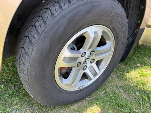 Gold 2005 Honda Pilot EX