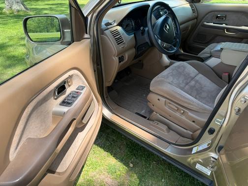 Gold 2005 Honda Pilot EX