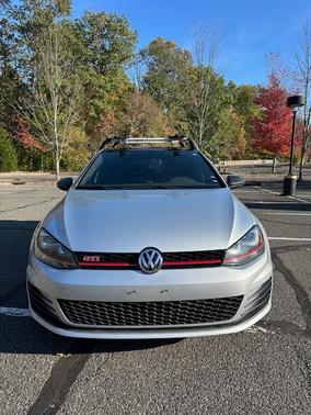 2017 Volkswagen Golf GTI SE 4-Door