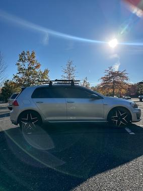 2017 Volkswagen Golf GTI SE 4-Door