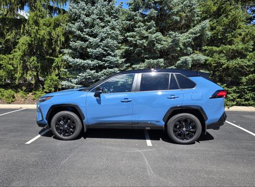 2025 Toyota RAV4 Hybrid XSE