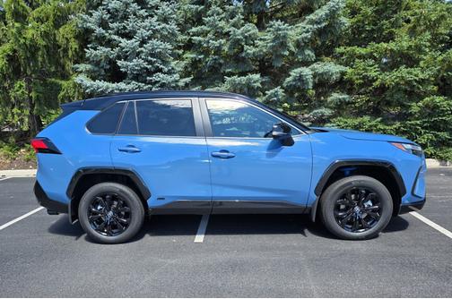 2025 Toyota RAV4 Hybrid XSE