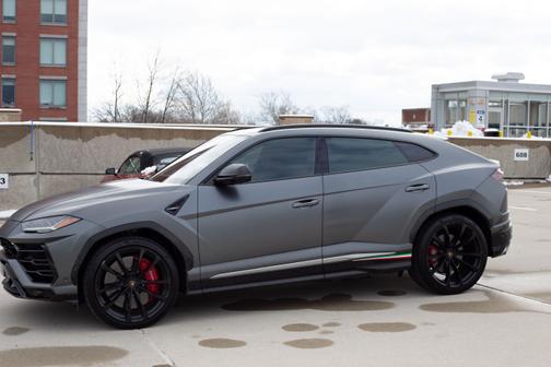 2020 Lamborghini Urus Base
