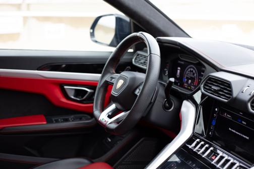 2020 Lamborghini Urus Base