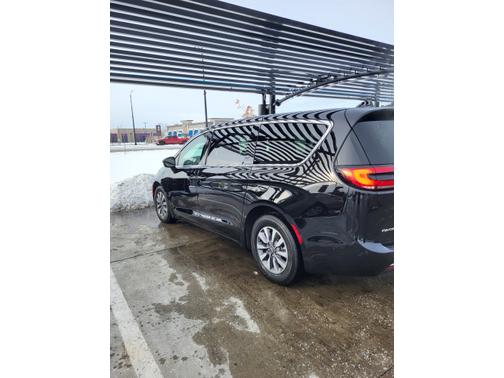 2025 Chrysler Pacifica Hybrid Select