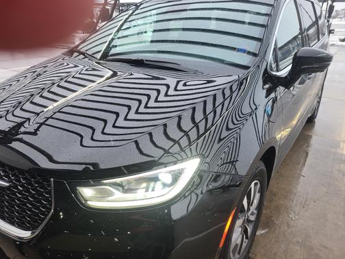 2025 Chrysler Pacifica Hybrid Select