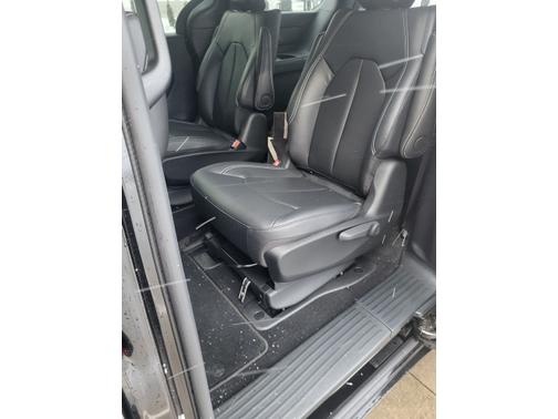 2025 Chrysler Pacifica Hybrid Select