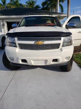 White 2013 Chevrolet Avalanche LTZ