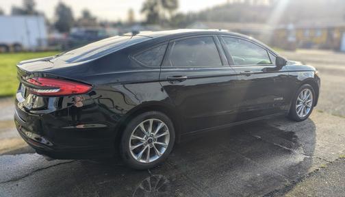 2017 Ford Fusion Hybrid SE