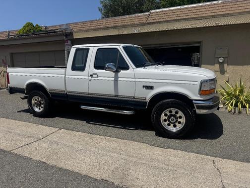 White 1996 Ford F-250 XL SuperCab H/D