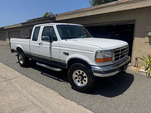 White 1996 Ford F-250 XL SuperCab H/D