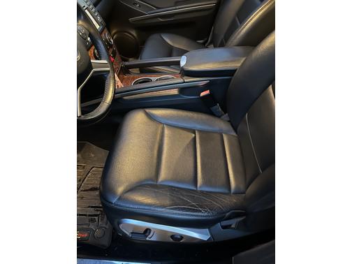 2009 Mercedes-Benz M-Class ML320 CDI Bluetec 4MATIC