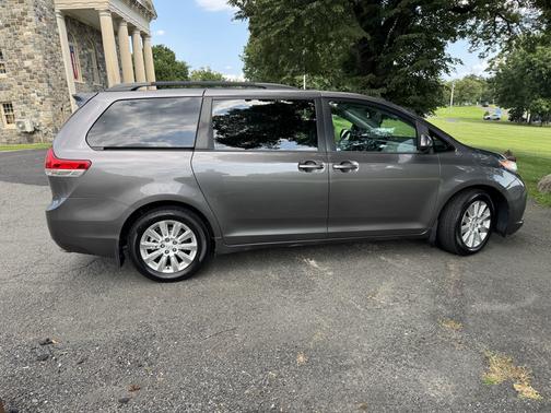 Gray 2014 Toyota Sienna XLE