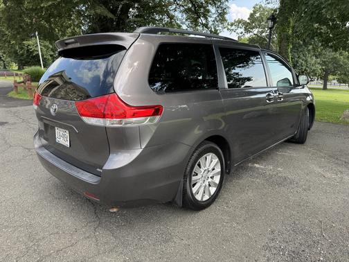 Gray 2014 Toyota Sienna XLE