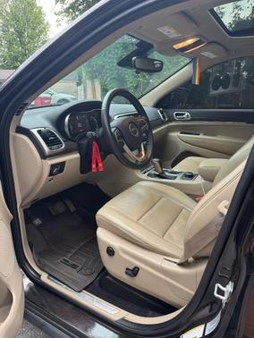 Brown 2017 Jeep Grand Cherokee Limited
