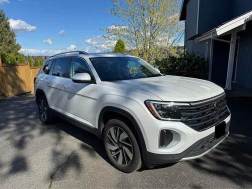 White 2024 Volkswagen Atlas 2.0T SEL 4MOTION