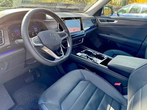 White 2024 Volkswagen Atlas 2.0T SEL 4MOTION