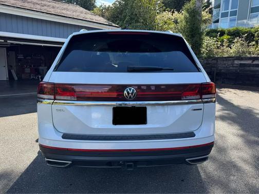White 2024 Volkswagen Atlas 2.0T SEL 4MOTION