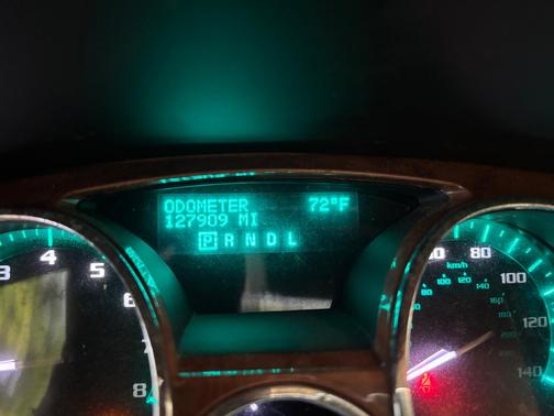White 2011 Buick Enclave 2XL