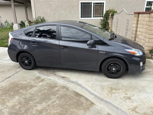 2010 Toyota Prius III