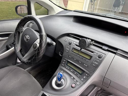 2010 Toyota Prius III