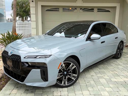 Gray 2024 BMW 750e xDrive