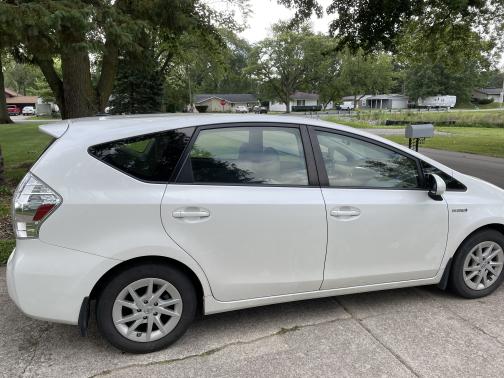 2012 Toyota Prius v Five