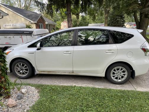 2012 Toyota Prius v Five