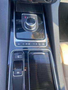 2018 Jaguar F-PACE 25t Premium