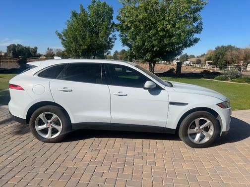 2018 Jaguar F-PACE 25t Premium