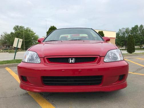 Red 2000 Honda Civic Si