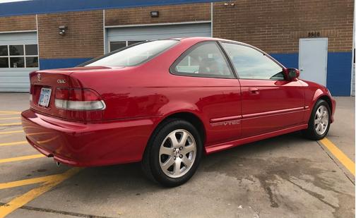 Red 2000 Honda Civic Si
