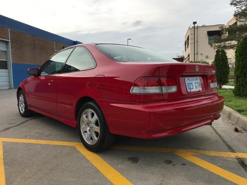 Red 2000 Honda Civic Si