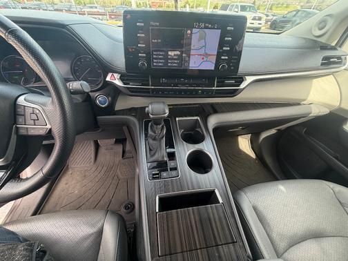 2021 Toyota Sienna Limited 7 Passenger