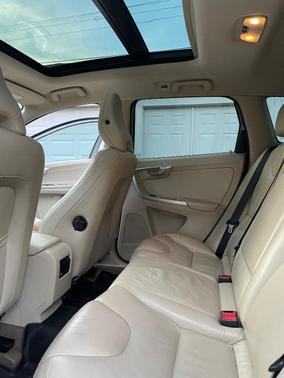 Silver 2011 Volvo XC60 T6