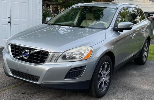 Silver 2011 Volvo XC60 T6