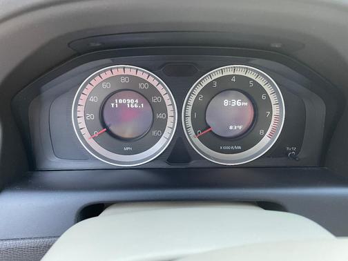 Silver 2011 Volvo XC60 T6