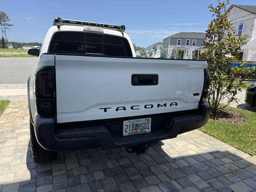 White 2019 Toyota Tacoma SR5