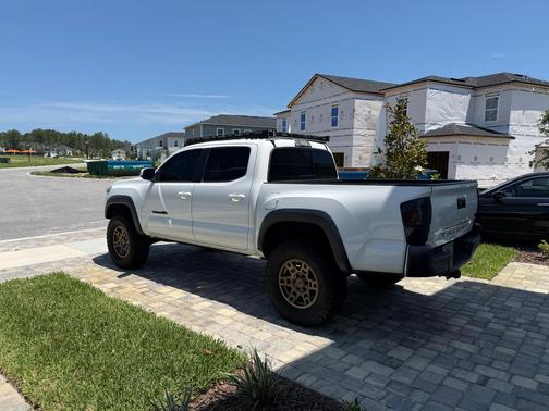White 2019 Toyota Tacoma SR5