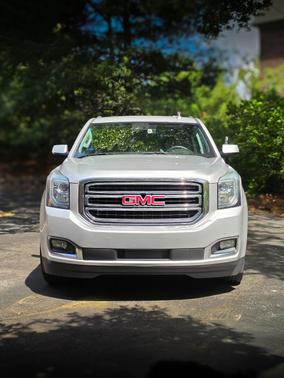 Silver 2017 GMC Yukon XL SLT