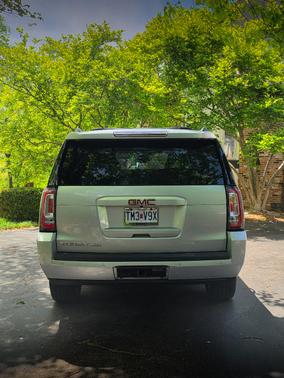 Silver 2017 GMC Yukon XL SLT