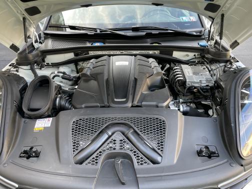 2022 Porsche Macan S