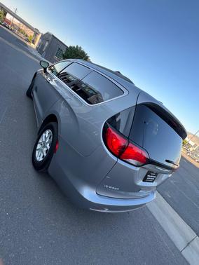 2021 Chrysler Voyager LXI