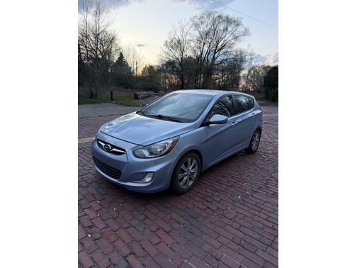 2012 Hyundai Accent SE