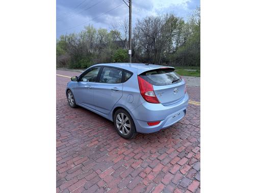 2012 Hyundai Accent SE