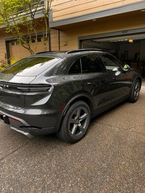 2024 Porsche Macan Electric 4