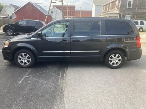 2012 Chrysler Town & Country Touring