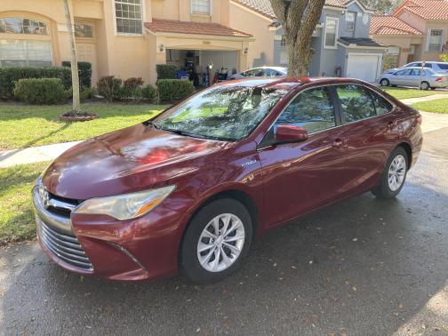 2016 Toyota Camry Hybrid LE